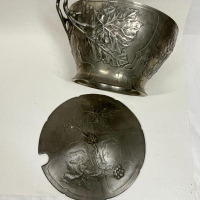 Art Nouveau Leaf Design Soup Tureen Lidded Serving Bowl with Handles