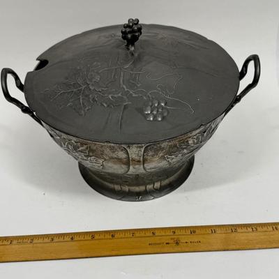 Art Nouveau Leaf Design Soup Tureen Lidded Serving Bowl with Handles