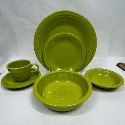 Fiestaware Place Setting Shamrock Green 6 pc Plates Bowls Cup & Saucer