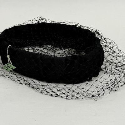 Two VIntage Ladies Hats with hat box