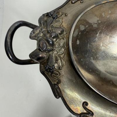 Meriden Silver Plate Oval Lidded Tureen Serving Bowl