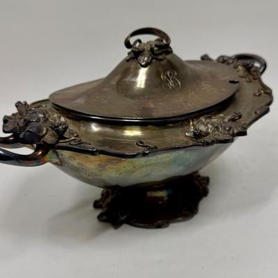 Meriden Silver Plate Oval Lidded Tureen Serving Bowl