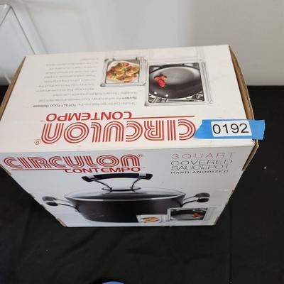Circulon 3 quart Cover Saucepot New