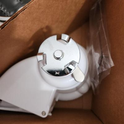Kitchen Aid Lot 5 Qt Bowl , Stand Mixer Attachment Pack