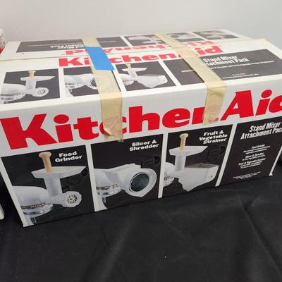 Kitchen Aid Lot 5 Qt Bowl , Stand Mixer Attachment Pack