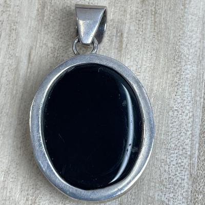 Sterling Silver faceted Onyx Pendant
