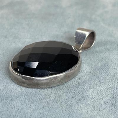 Sterling Silver faceted Onyx Pendant