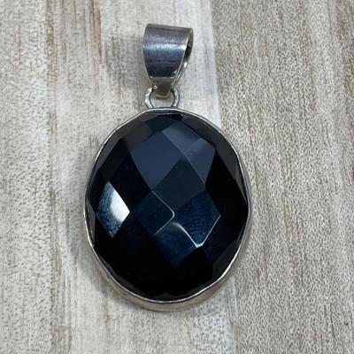 Sterling Silver faceted Onyx Pendant