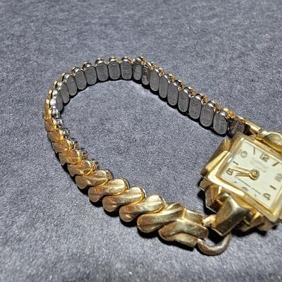 Vintage Sessions 17 Jewels women's Wristwatch -