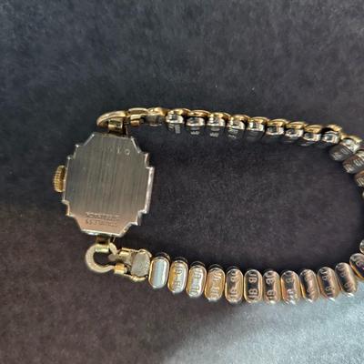 Vintage Sessions 17 Jewels women's Wristwatch -