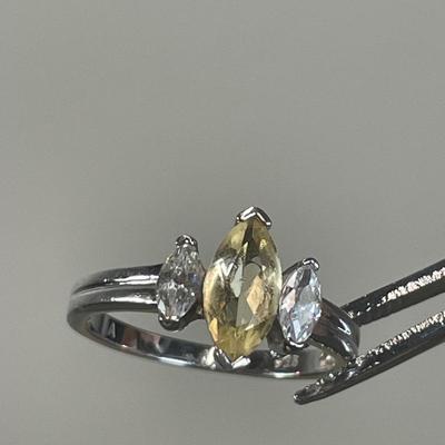 Sterling silver Yellow stone Ring 8