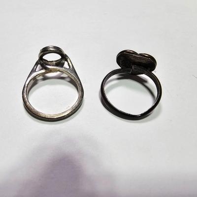 Two vintage rings - one marked 850
