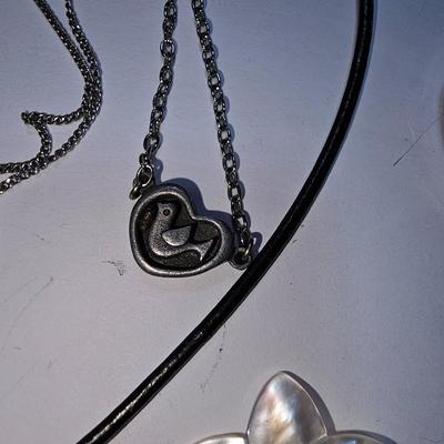 Nice variety of Jewlery / fashion wear