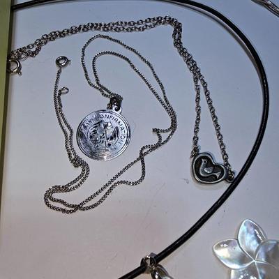 Nice variety of Jewlery / fashion wear