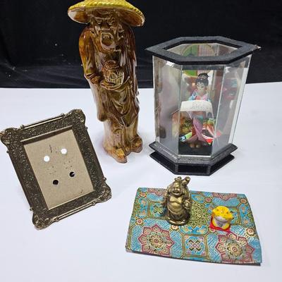 Vintage Japanese Porcelain Geisha Doll in Glass Display Case with wise man buddha and small Maneki Neko Fortune Cat