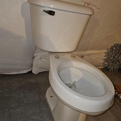 Mansfield No. 160 Porcelain stool