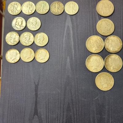 20 Silver coin Lot 13 Silver Halves, 7 Sliver Dollars