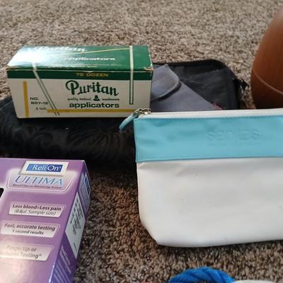 Hygiene and bath items - Pink bathroom accessories - First aid items -Diffuser and much more!