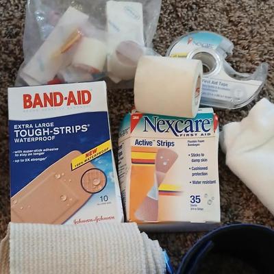 Hygiene and bath items - Pink bathroom accessories - First aid items -Diffuser and much more!