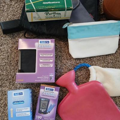 Hygiene and bath items - Pink bathroom accessories - First aid items -Diffuser and much more!