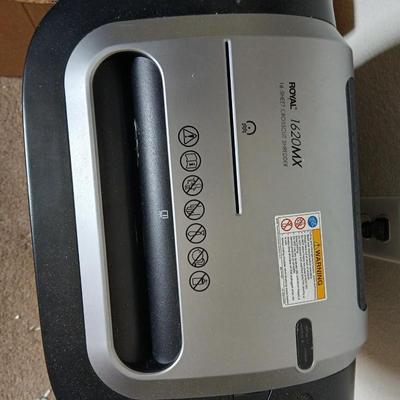 Nice big ROYAL 1620MX working crosscut paper shredder machine