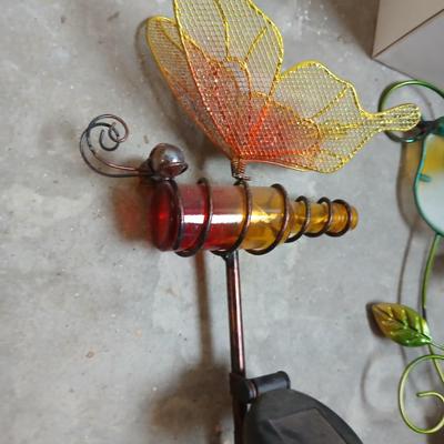 Two yard art stakes - Hummingbird and dragon fly Solar light decor