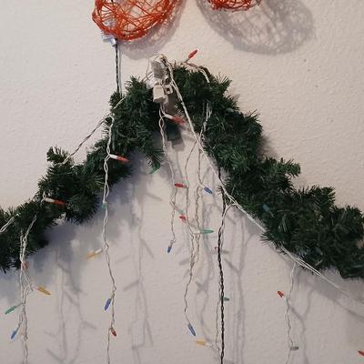 LARGE over 35" Christmas wreath, with two strands of garland and two strands of multi color Icicle lights