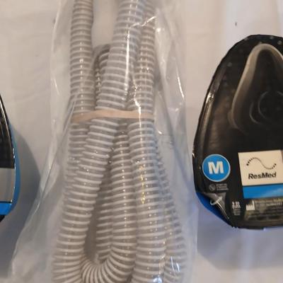 Two Medium AirTouch ResMed F20 cushions with one hose SEALED BRAND NEW