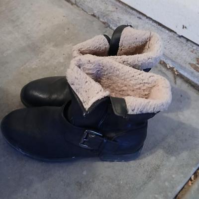 Nice full length Tommy Hilfighter Coat with winterwear and size 8.5M women's MIA boots.