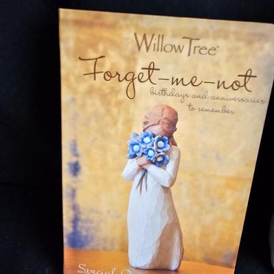 Willow Tree angel "Love" 2003 Susan Lordi with a willow tree Forget me not booklet