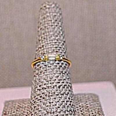 Size 10 Delicate CLEAR Rectangle Stone Ring with 2 Side Round Accent Stone on Gold Colored Band (0.9g)