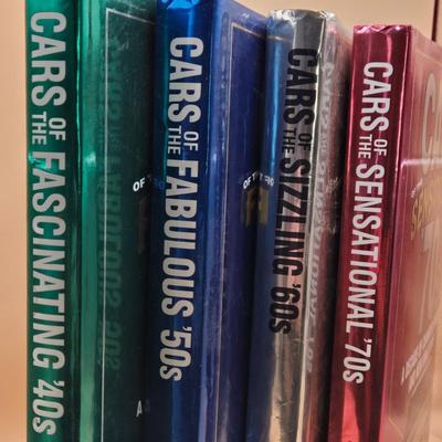 LOT 7: Welly 1965 Buick Riviera Gran Sport; Scale 1/24 Red Diecast Vintage Model Car and Classic Car Books