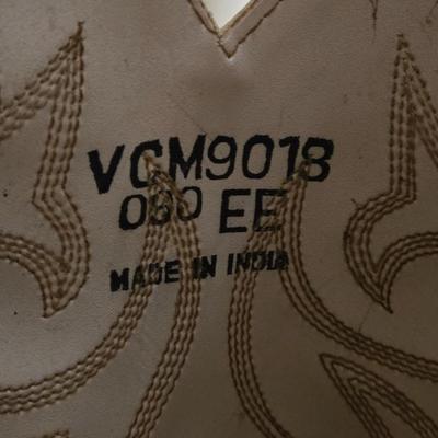 LOT 15: Vintage Cowboy Boots: Dan Post Men's Leather Cowboy Boots (2prs)