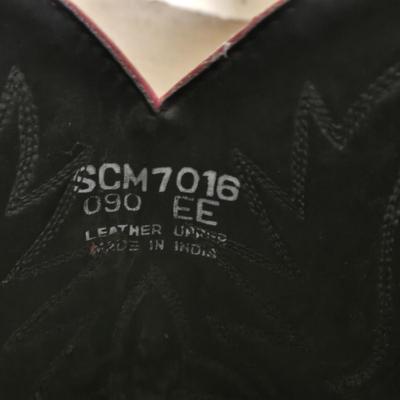 LOT 16: Men's Leather Cowboy Boots