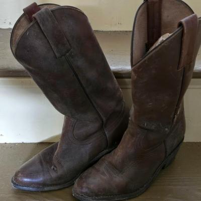 LOT 16: Men's Leather Cowboy Boots