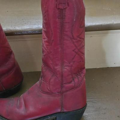 LOT 16: Men's Leather Cowboy Boots