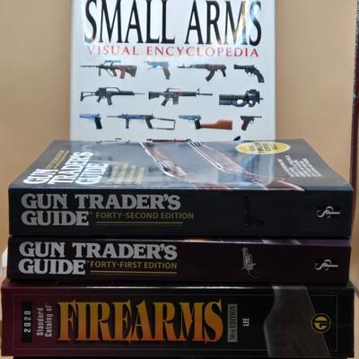 LOT 22: Small Arms Visual Encyclopedia, Gun Trader's Guide 42nd Edition, Gun Trader's Guide 41st Edition, Standard Catalog of...