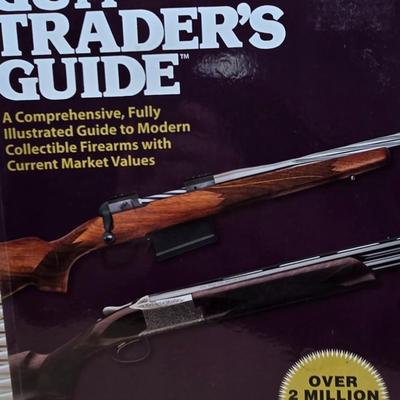 LOT 22: Small Arms Visual Encyclopedia, Gun Trader's Guide 42nd Edition, Gun Trader's Guide 41st Edition, Standard Catalog of...