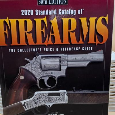 LOT 22: Small Arms Visual Encyclopedia, Gun Trader's Guide 42nd Edition, Gun Trader's Guide 41st Edition, Standard Catalog of...