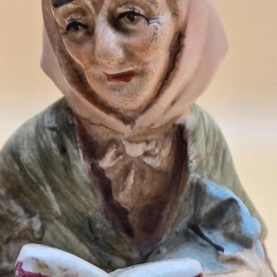 LOT 27: Vintage Norleans Figurines