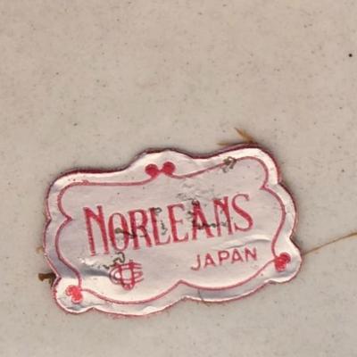 LOT 27: Vintage Norleans Figurines