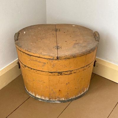 LOT 34: Antique Wooden Bin/Wash Tub with Inserts