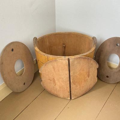 LOT 34: Antique Wooden Bin/Wash Tub with Inserts