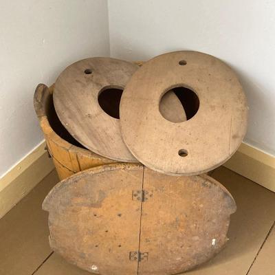 LOT 34: Antique Wooden Bin/Wash Tub with Inserts