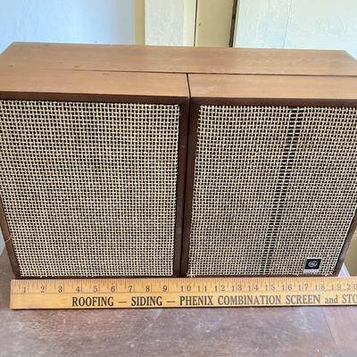 LOT 43: Vintage GE Stereophonic High Fidelity Stereo Model T-1000