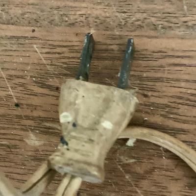 LOT 62: Beautiful Vintage/Antique Metal Table Lamp with Color Glass Shade - Very Heavy