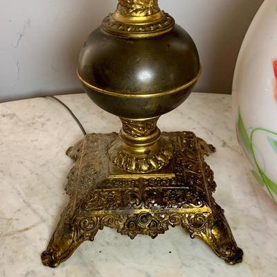 LOT 64: Vintage/Antique Victorian Parlor Hurricane Lamp