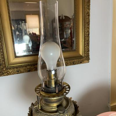 LOT 64: Vintage/Antique Victorian Parlor Hurricane Lamp