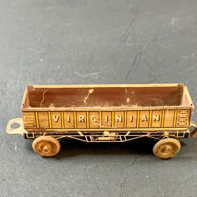 LOT 73: Vintage Lionel Animated Aniversary 100th Clock, Marx Marline Miniture Tin Train Set and More