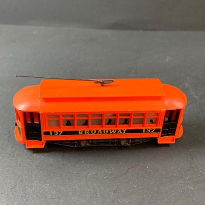 LOT 73: Vintage Lionel Animated Aniversary 100th Clock, Marx Marline Miniture Tin Train Set and More